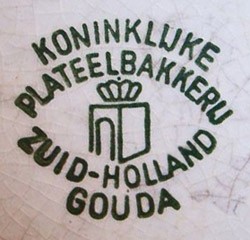 (PZH) (N.V.Koninklijke) Plateelbakkerij Zuid-Holland, E. Estié & Co. 11-6-18-1